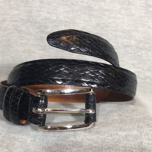 JOAN & DAVID Men’s Italian Leather Belt with Polished Silver Tone Buckle
